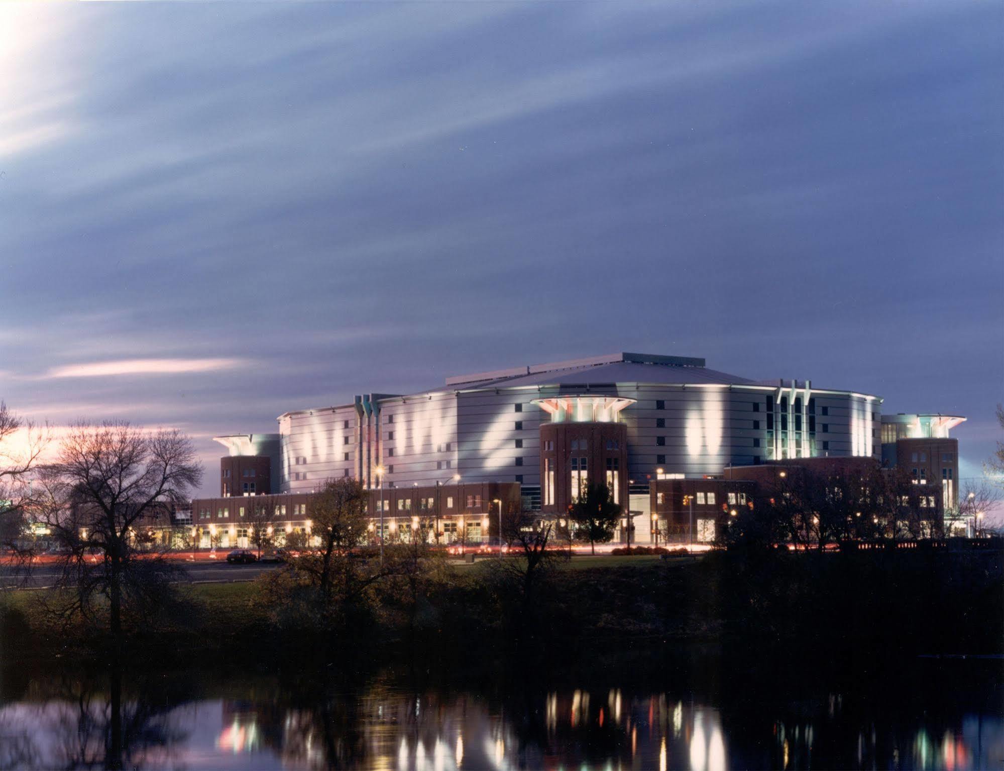 Springhill Suites By Marriott Columbus Osu Exterior photo